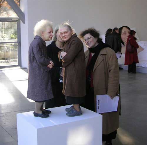 Escultura de Ron Mueck, Two Women 2005