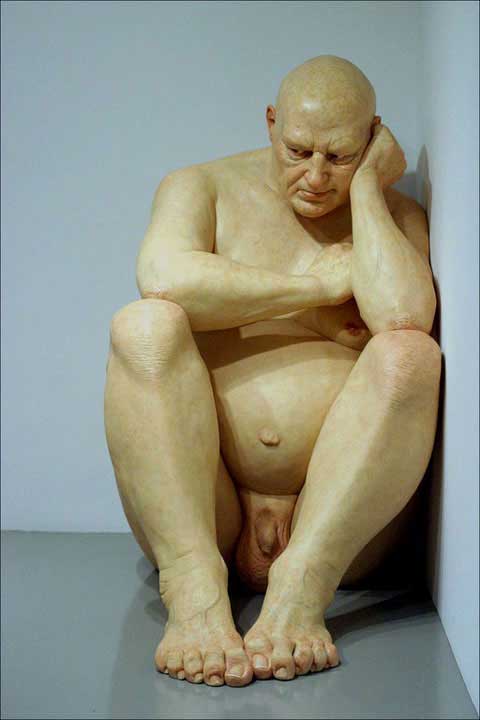 Escultura de Ron Mueck, Big Man 